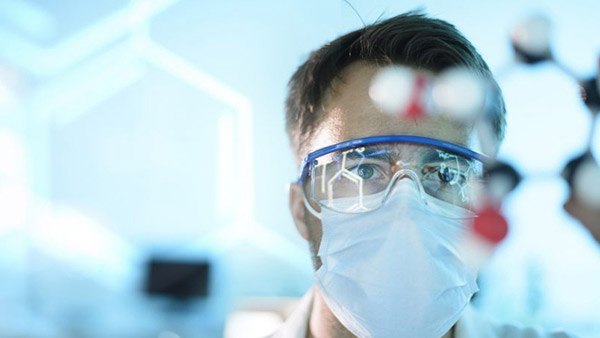 AncestryDNA chief takes on liquid biopsy challenge; Thomas Lynch chairs former colleague&rsquo;s cancer startup